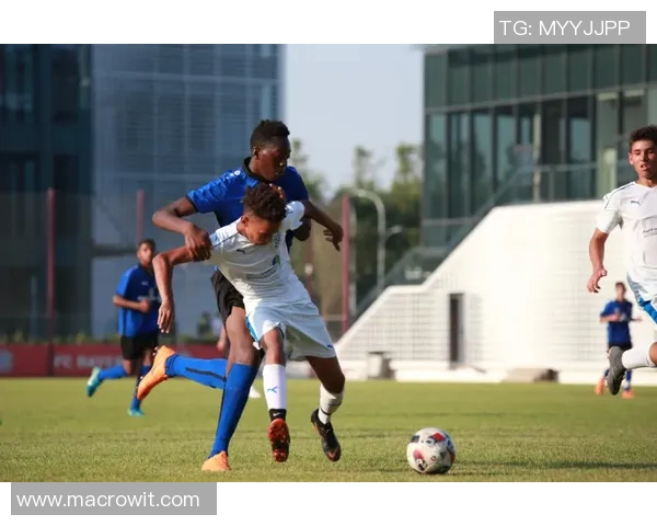 巴拉圭国民与瓜兰尼的激烈对决展现足球魅力与激情的较量